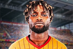 记者：圣马克西曼与朗斯俱乐部正式签约，合同期至本赛季结束 - 雄鹿蜘蛛二